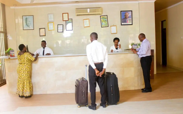 Land Mark Hotel