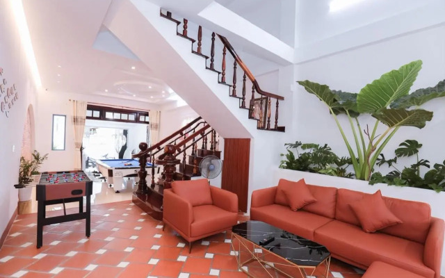 Lavie House 10-2 Lạc Long Quân