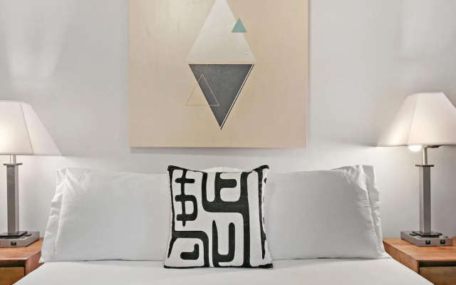 Feel at Home 2BR Apt - Buckingham 3