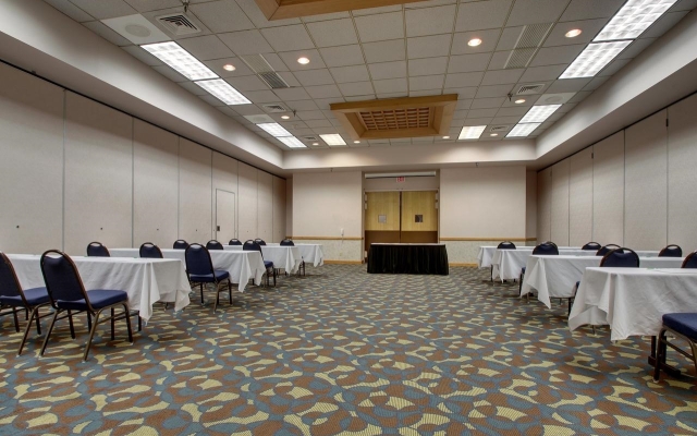 Clarion Pointe Hopkinsville near The Bruce Convention Center