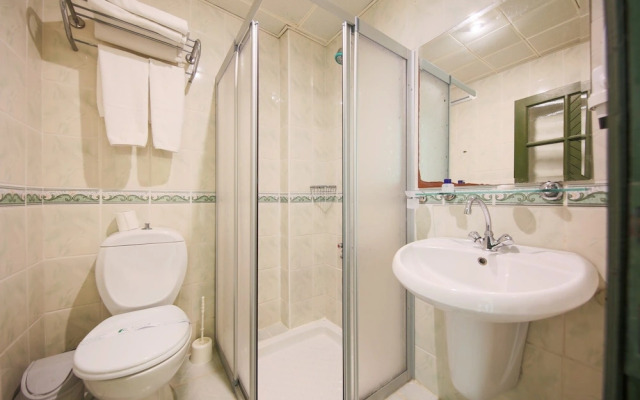 May Garden Club Hotel