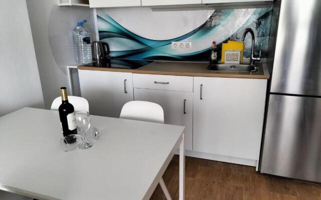 Sunny Suite Tanife by Yumbo