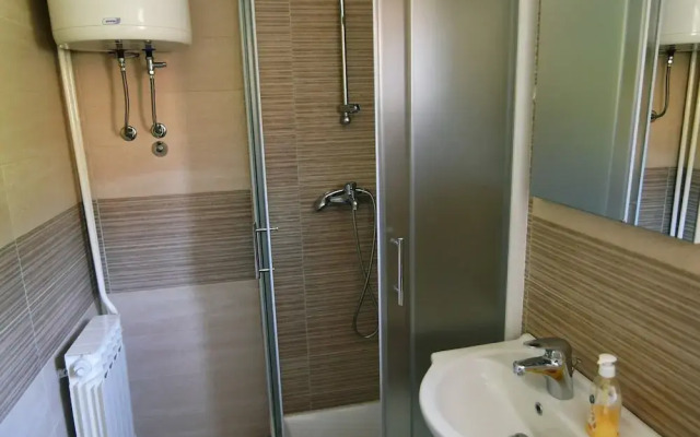 Scenic Retreat Rooms and Family Apartment