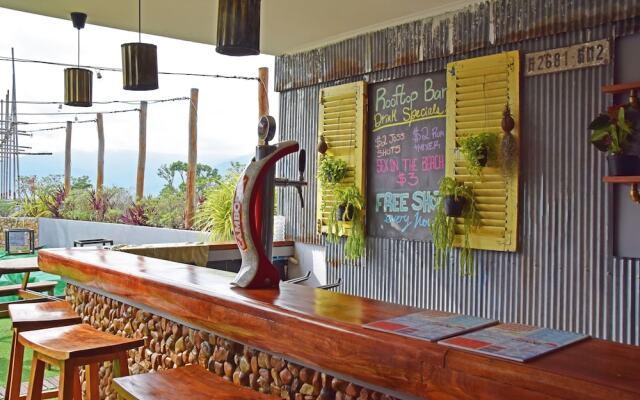 Mad Monkey Hostel Kampot
