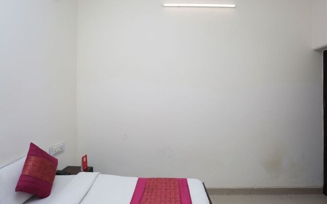 OYO 12868 Hotel City Lite