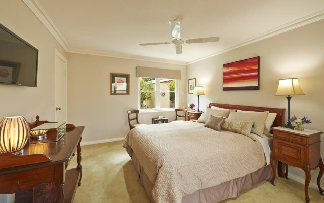 Karri House. Eat - Stay - Love