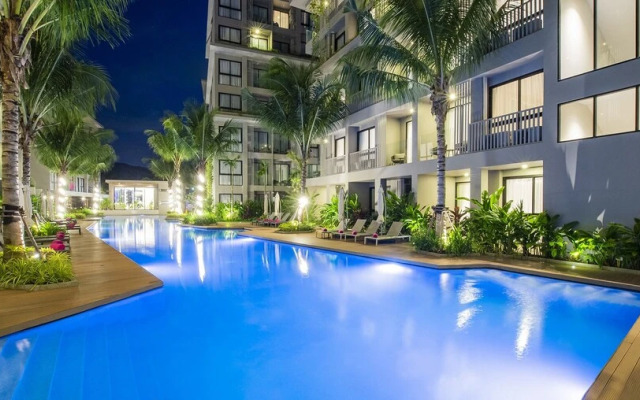 Diamond Condominium 2706