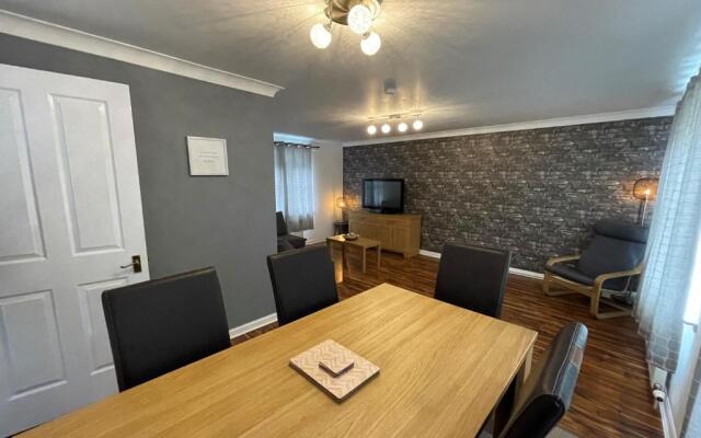 Beautiful 2-bed Apartment in Renfrew