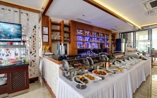 Forum Suite Hotel