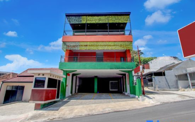OYO 95180 Enshe Guest House Syariah