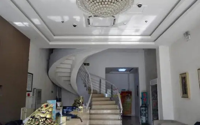 Qiu Express Hotel (Zhumadian Trade Plaza)