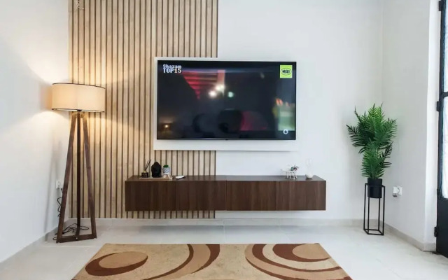 Beautiful 2 bedrooms apt at Filothei