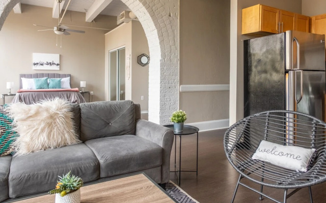 FRONTDESK East 8 Loft Apts Downtown Cincinnati