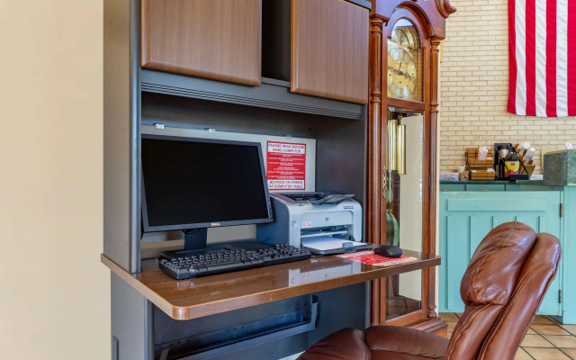 Econo Lodge Fayetteville I-95