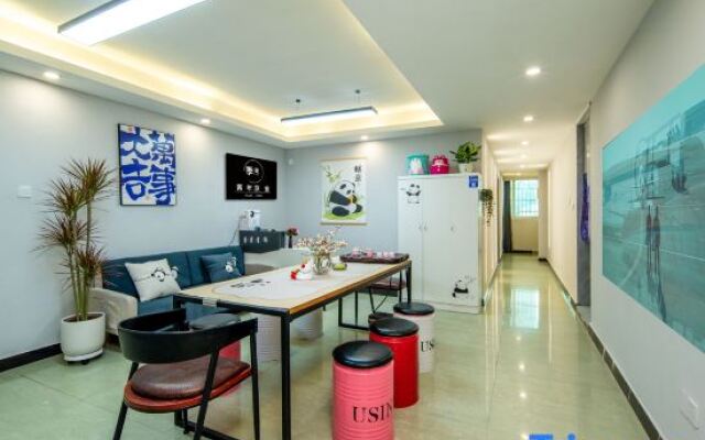 Jiyi Youth Hostel (Wuyi Square Huangxing Square)