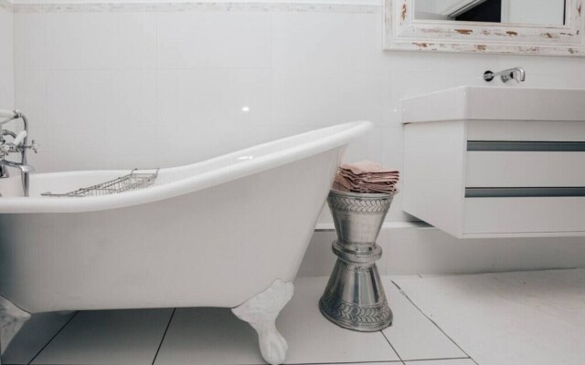 Lavender House - Peaceful Countryside Setting