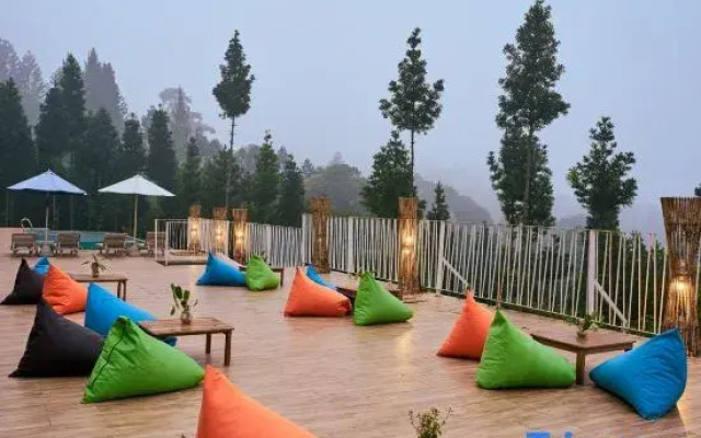 Luxcamp Bukit Damar - Puncak By Horison