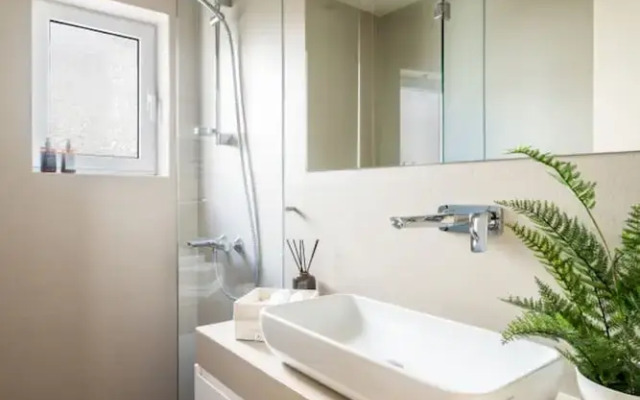2BD Sunny Condo Close to the Beach