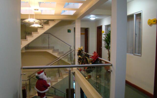 Apartahotel Vincent Suites