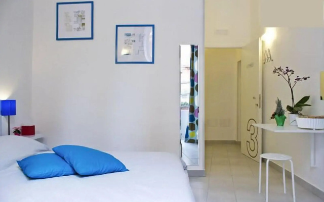 BeHouse Naples Room and Breakfast