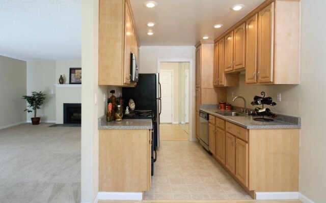 Oakwood At 424 Oakgrove Avenue