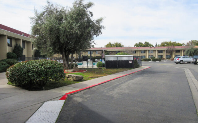 Rodeway Inn & Suites
