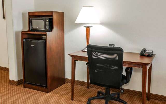 Comfort Suites near Indianapolis Airport