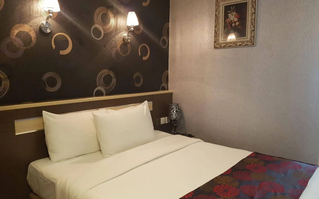 The Grand Orange World Hotel