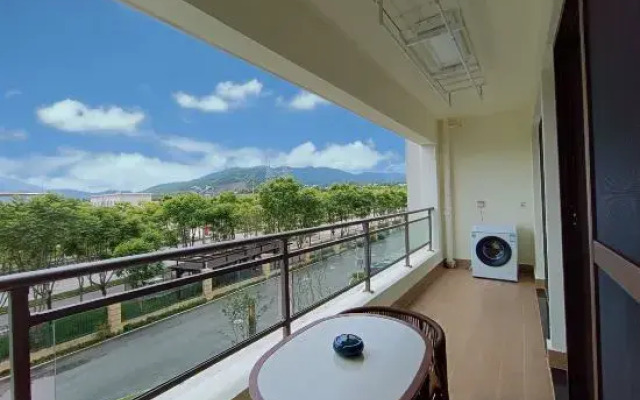 Heyue Hot Spring Villa Hotel