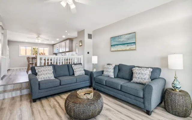 Sunlit Paradise in Amelia Island 3BR Beachfront Home