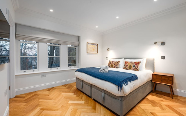 Beautiful Hampstead Home RH9