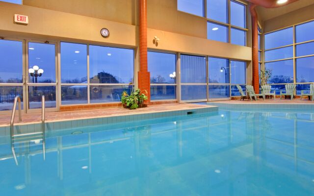 Holiday Inn Peterborough-Waterfront, ON by IHG