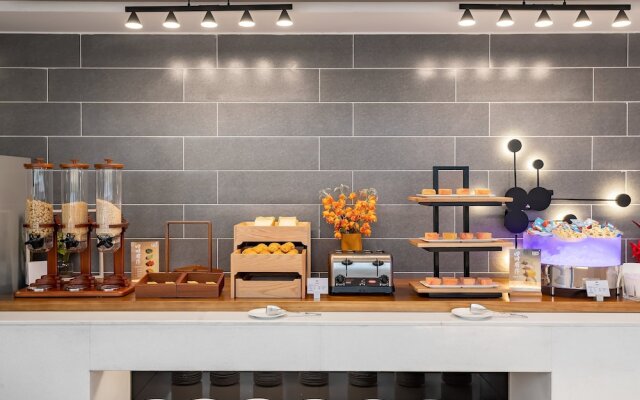 Holiday Inn Express Shenyang North Station