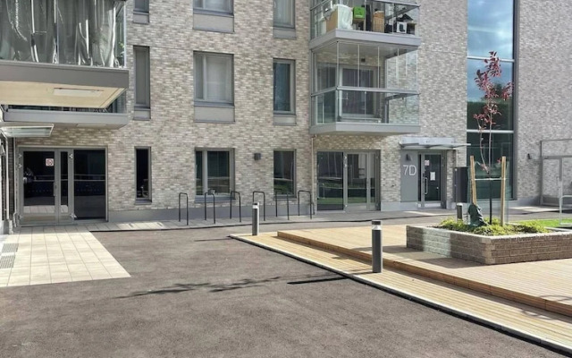 Room-cozy 3 Bedroom Apartment in Heart o