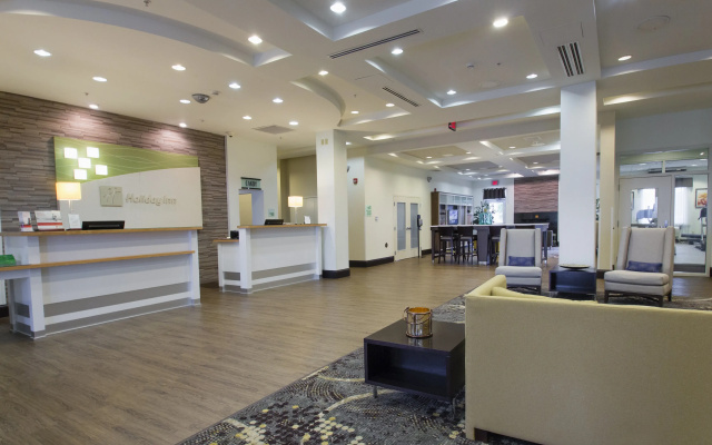 Holiday Inn Bloomington-Airport by IHG
