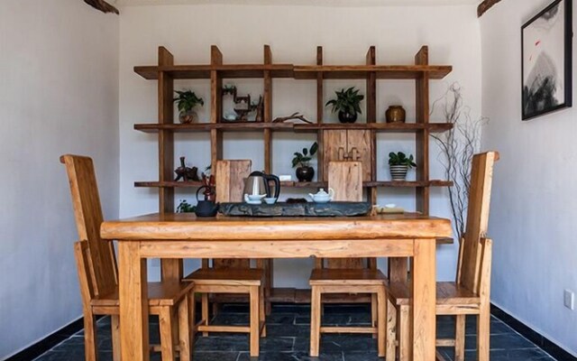 Guoao Village Great Wall Yard