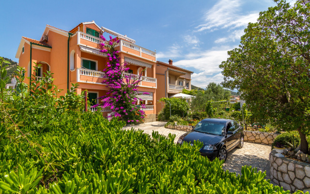 Apartment Anđela - 80 m from beach : A3 Barbat, Island Rab