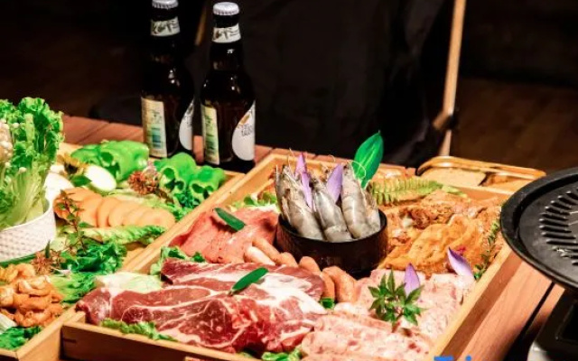 Qibao Snow Mountain Scenic Resort Courtyard – Meal – Lijiang