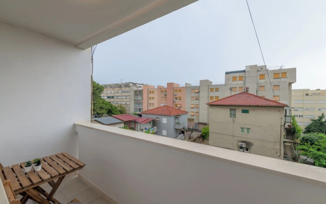 Apartment Toma, Modern Suite In Quiet District