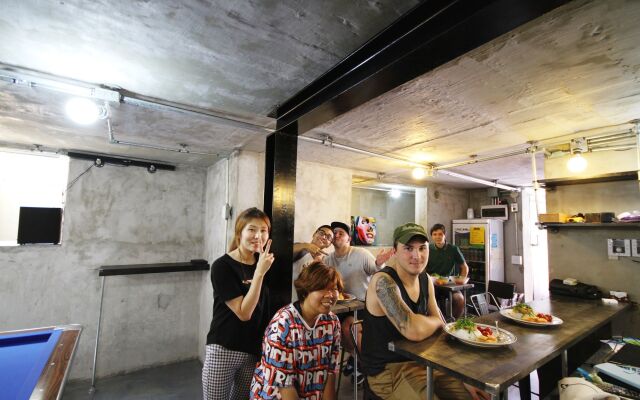 Time Travelers Party Hostel In Hongdae - Foreigners Only