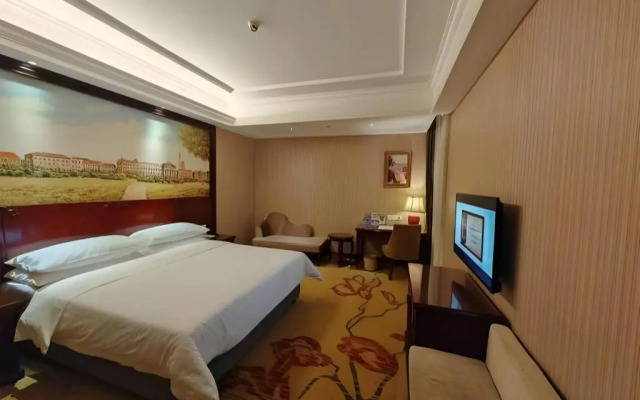 Vienna Hotel North Shenzhen Science and Technology Park Branch