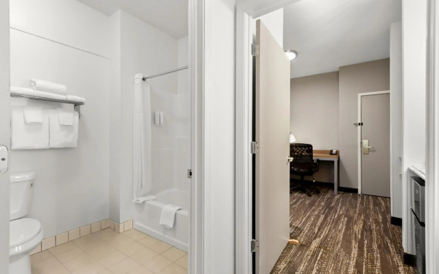 Clarion Suites Anchorage Downtown