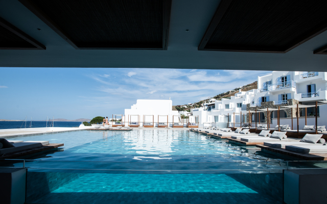 Manoulas Beach Mykonos Resort