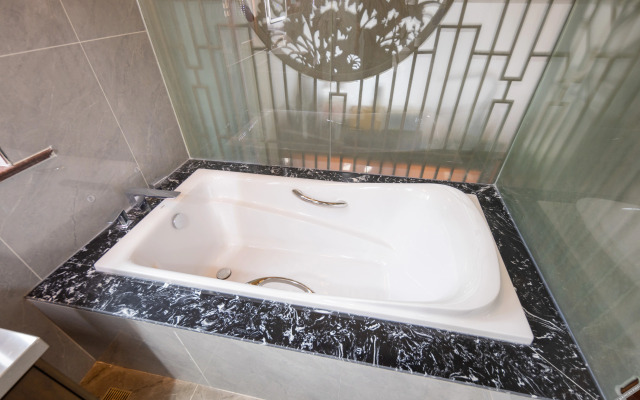 Floral Hotel·Huiyuan Residential Accommodation (Tianzhu Mountain Scenic Area Store)