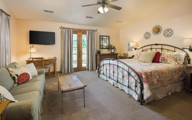 Sunflower Hill Inn