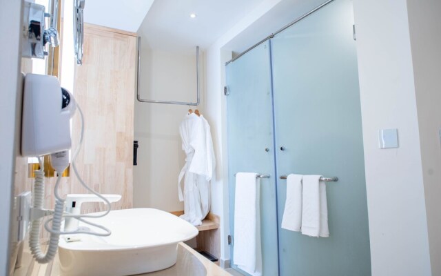 SQUARE hotel
