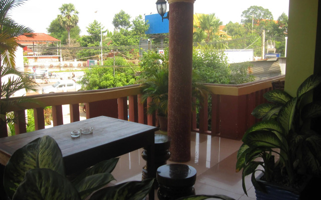 Ta Som Guesthouse & Tour Services