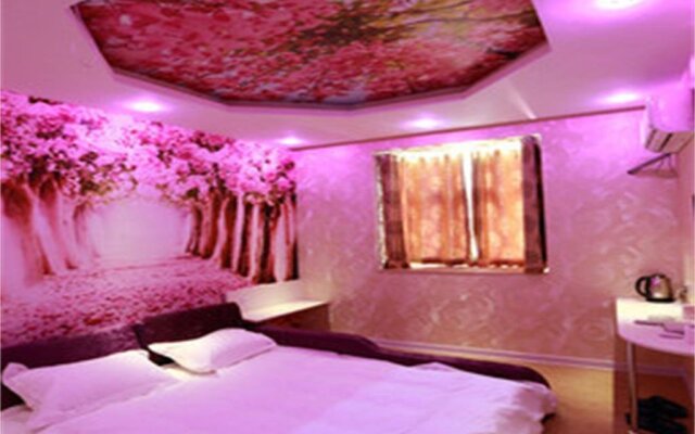 Suzhou Winnie 77 Theme Hotel