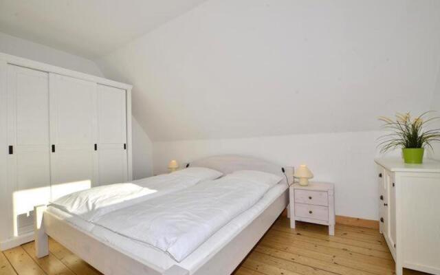 Dr-Ross-Str-14-Schulzes-Hues-OG