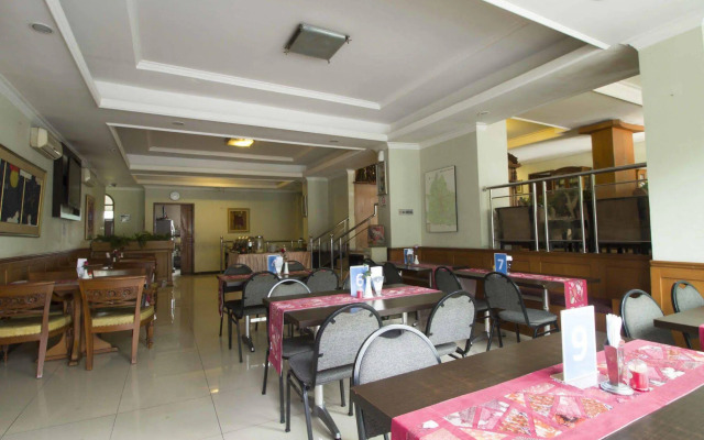 RedDoorz near Cihampelas Walk